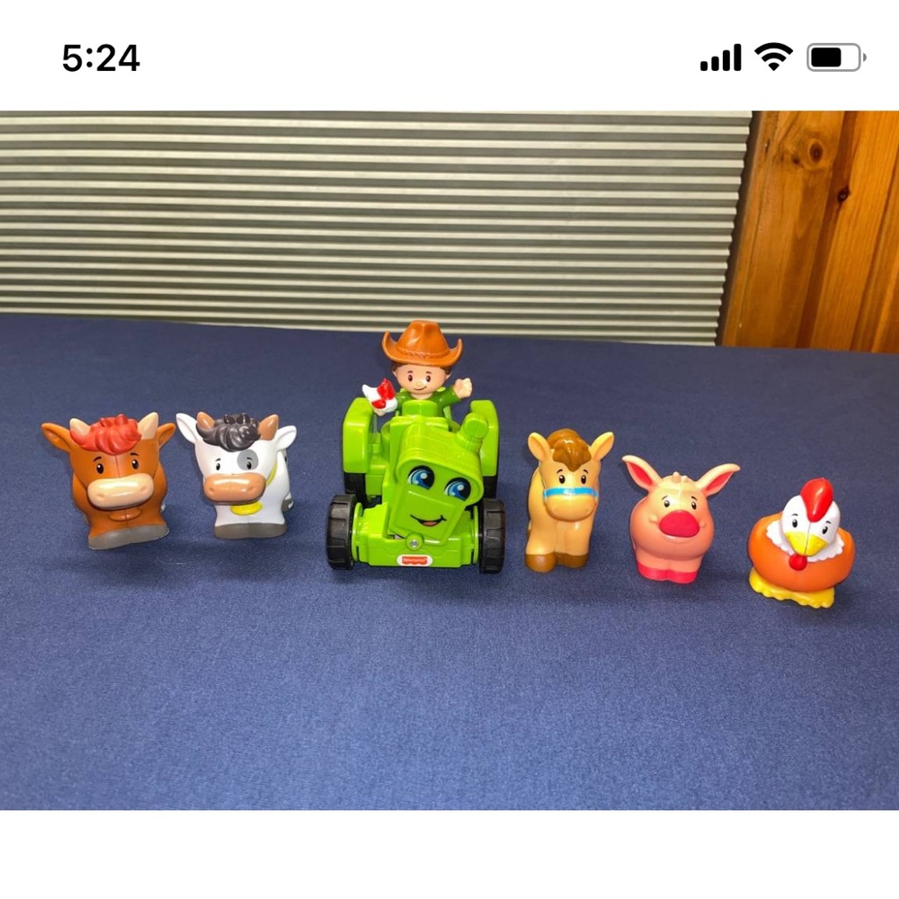 Fisher-Price Little People (Updated Style) Tractor, Farmer, Animals